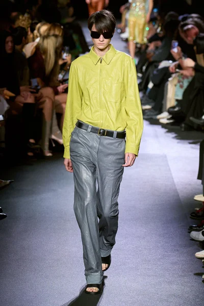Look 44